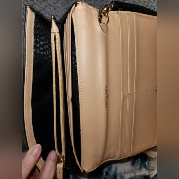 Kate Spade EUC! Perri Lane Linney Wallet/Wristlet W/ Cutout Detail Retails $189 - Picture 10 of 12